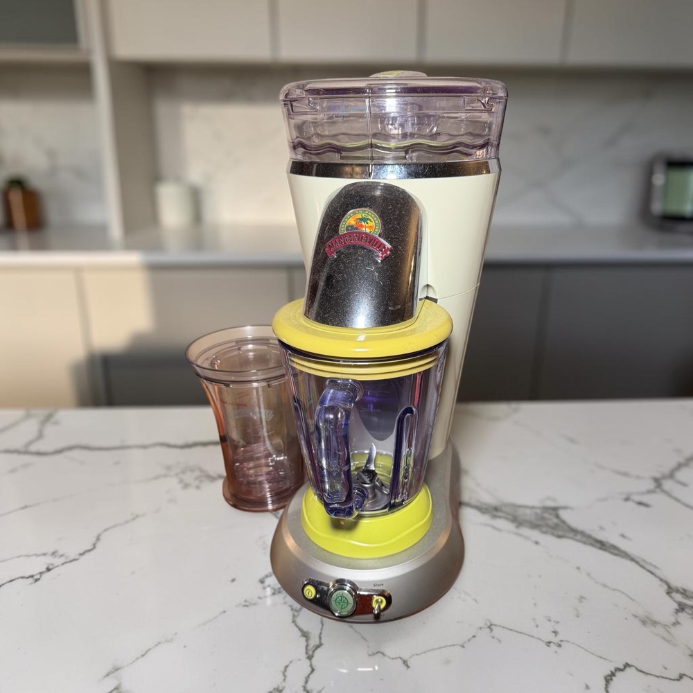 Margaritaville Bahamas Frozen Concoction Maker 36oz Cream Lime Green Excellent